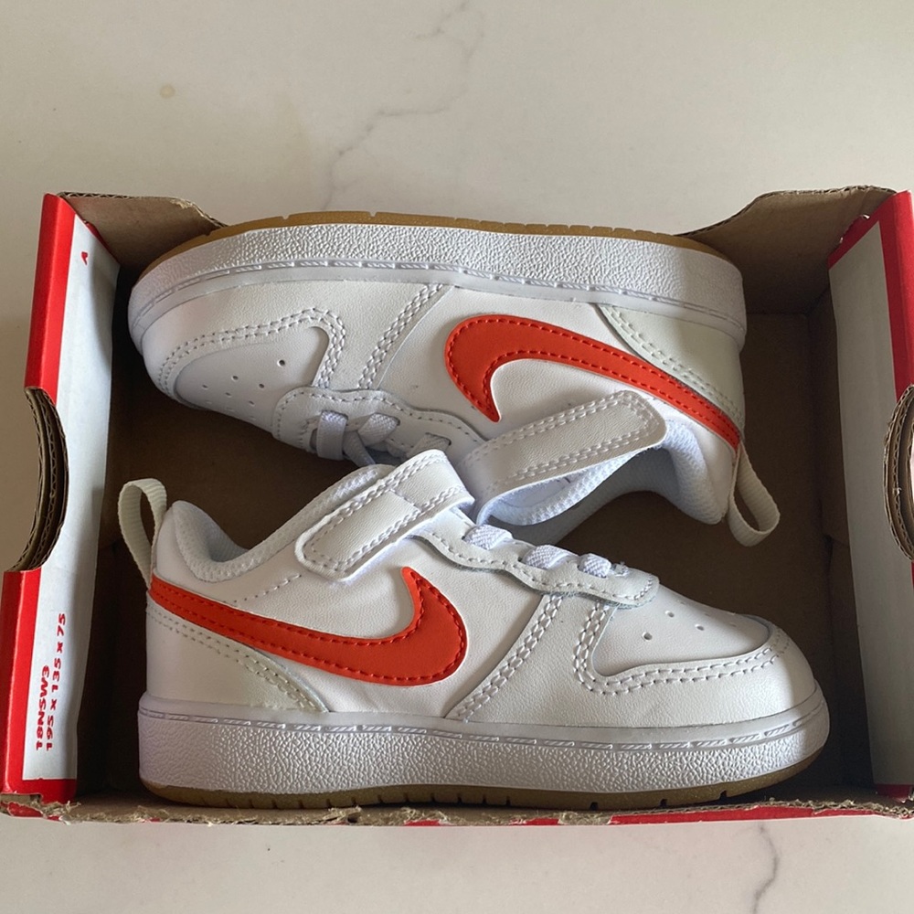 Toddler size 7 brand new Nike sneakers